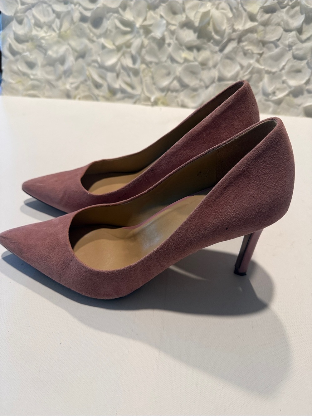 Naturalizer Mauve Suede Pointed Toe Pumps - Picture 2 of 4